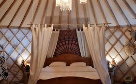 Vakantiewoning in monumentale boerderij met yurt